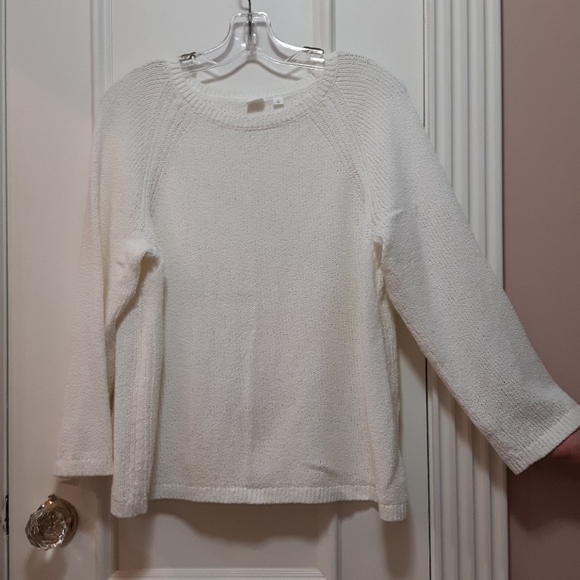 🛍 NWOT GAP sweater - Picture 2 of 4